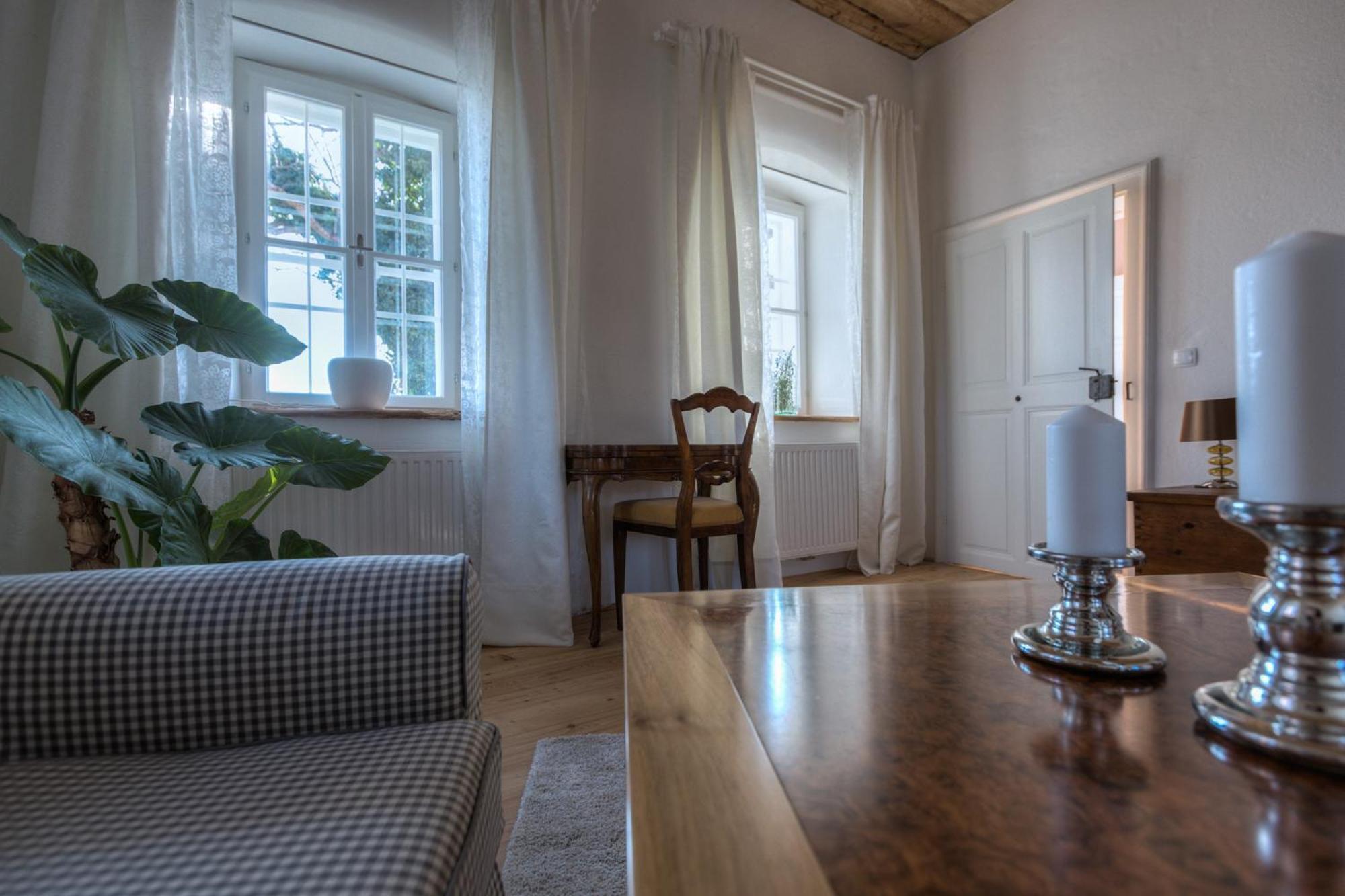Winzarei, Weingut Tement Holiday home Berghausen